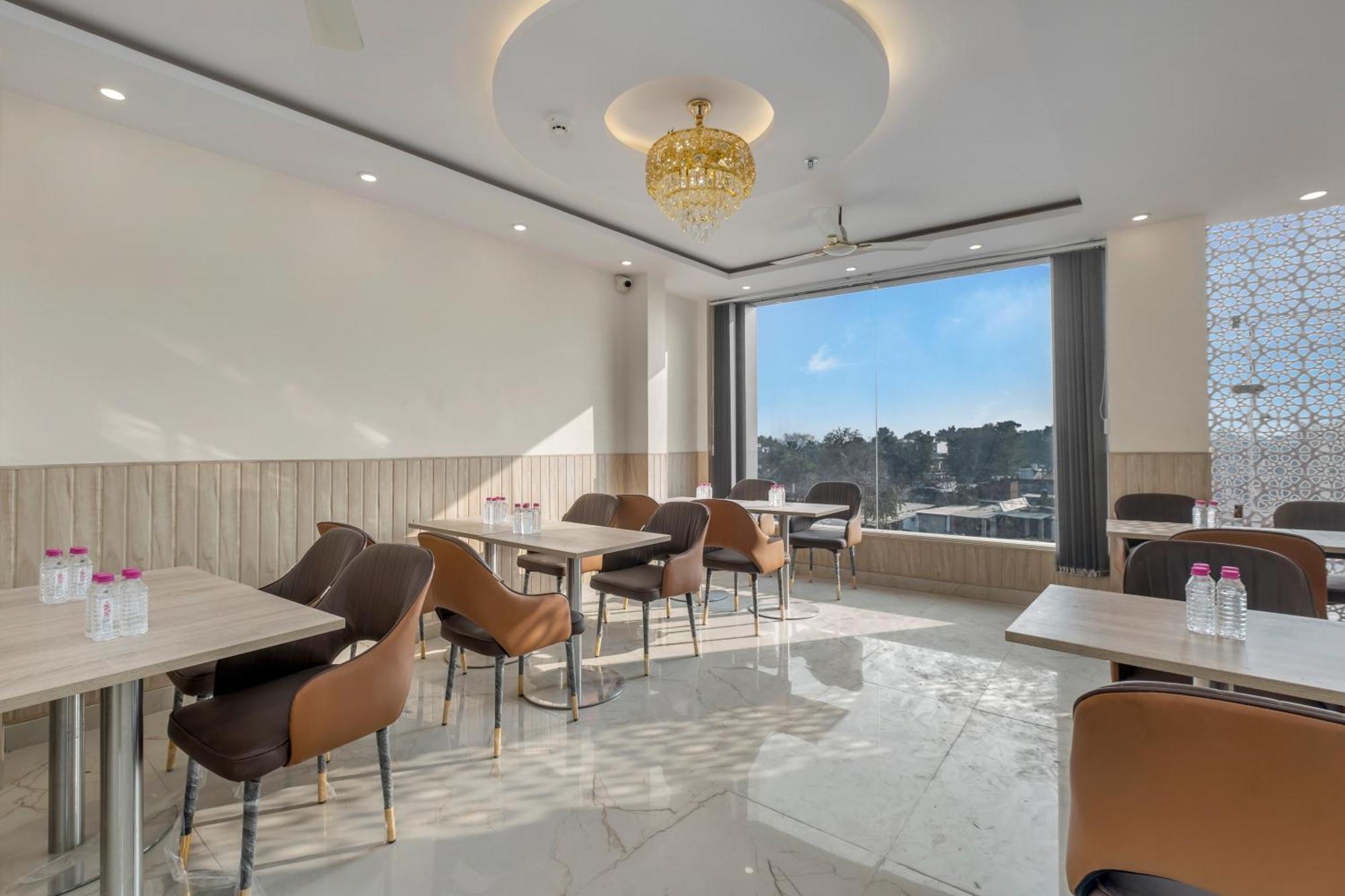 Hotel Sudarshan Ayodhya Dış mekan fotoğraf
