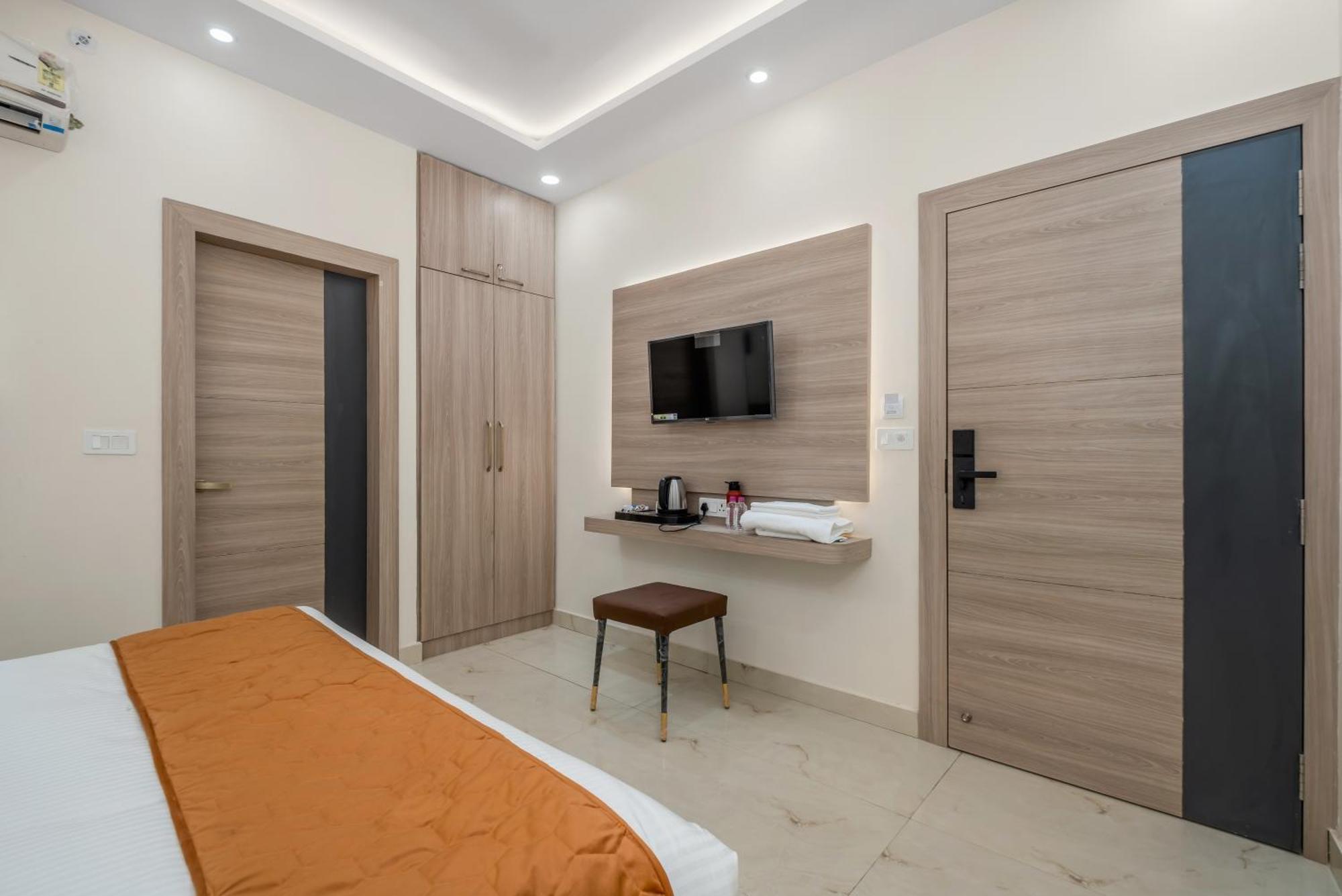 Hotel Sudarshan Ayodhya Dış mekan fotoğraf