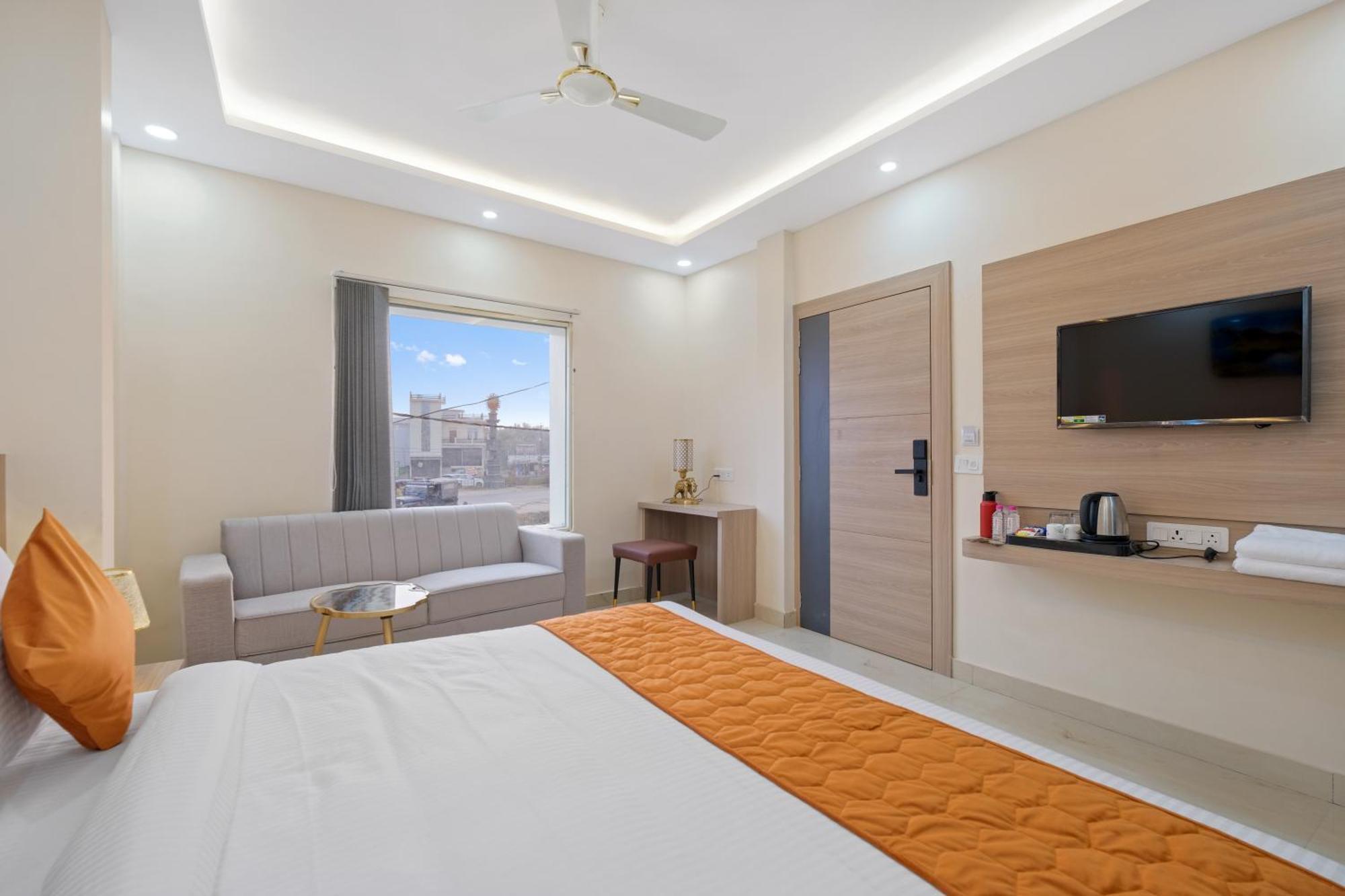Hotel Sudarshan Ayodhya Dış mekan fotoğraf