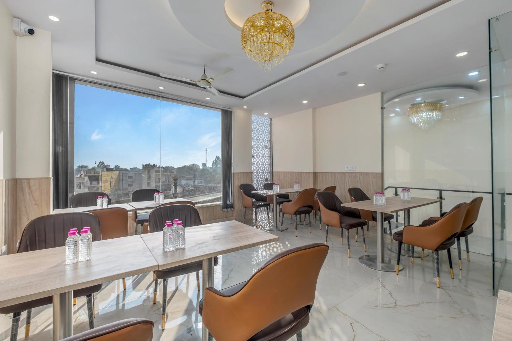 Hotel Sudarshan Ayodhya Dış mekan fotoğraf