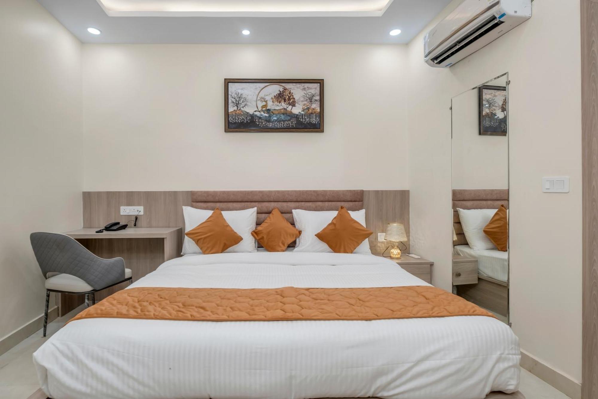 Hotel Sudarshan Ayodhya Dış mekan fotoğraf