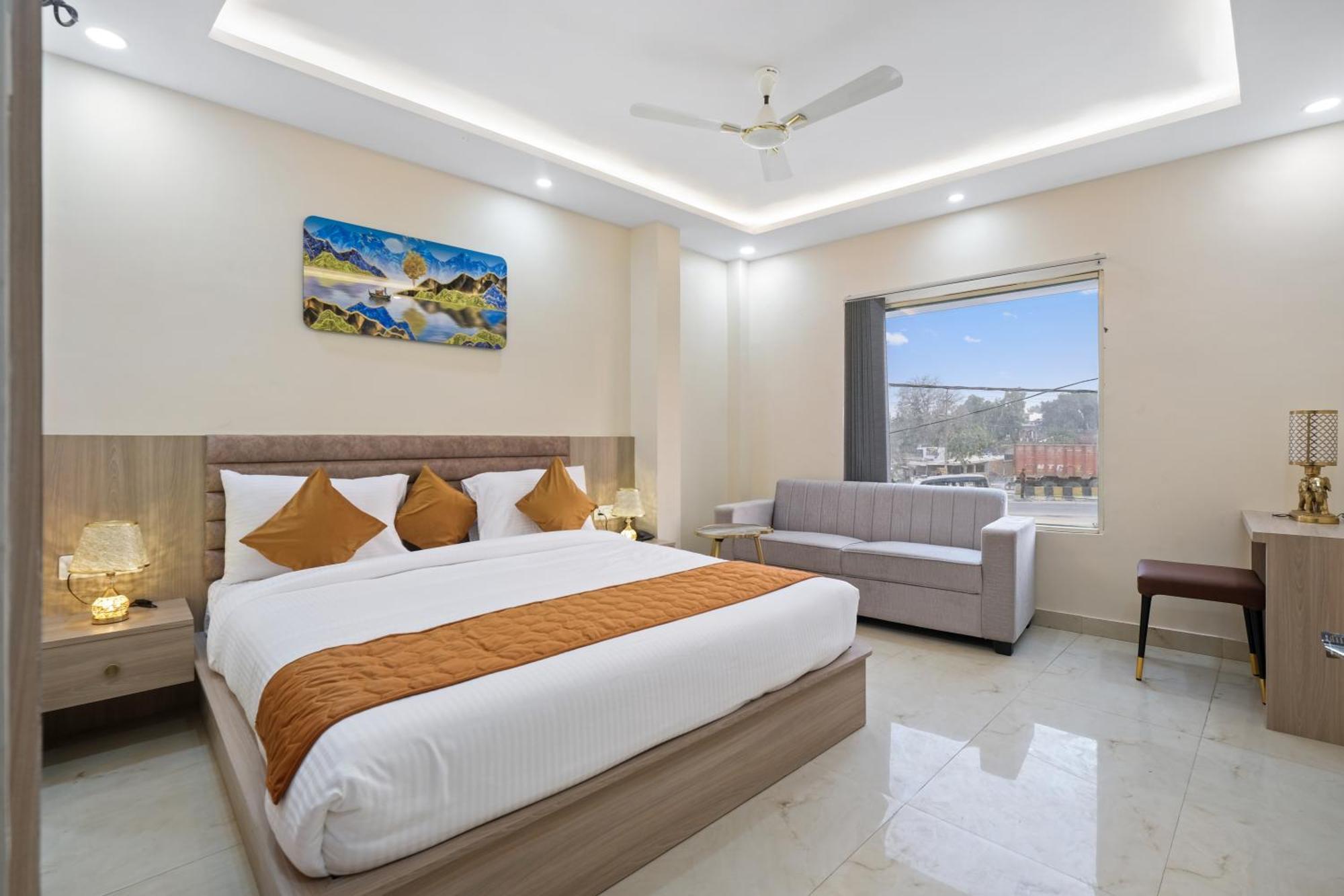 Hotel Sudarshan Ayodhya Dış mekan fotoğraf