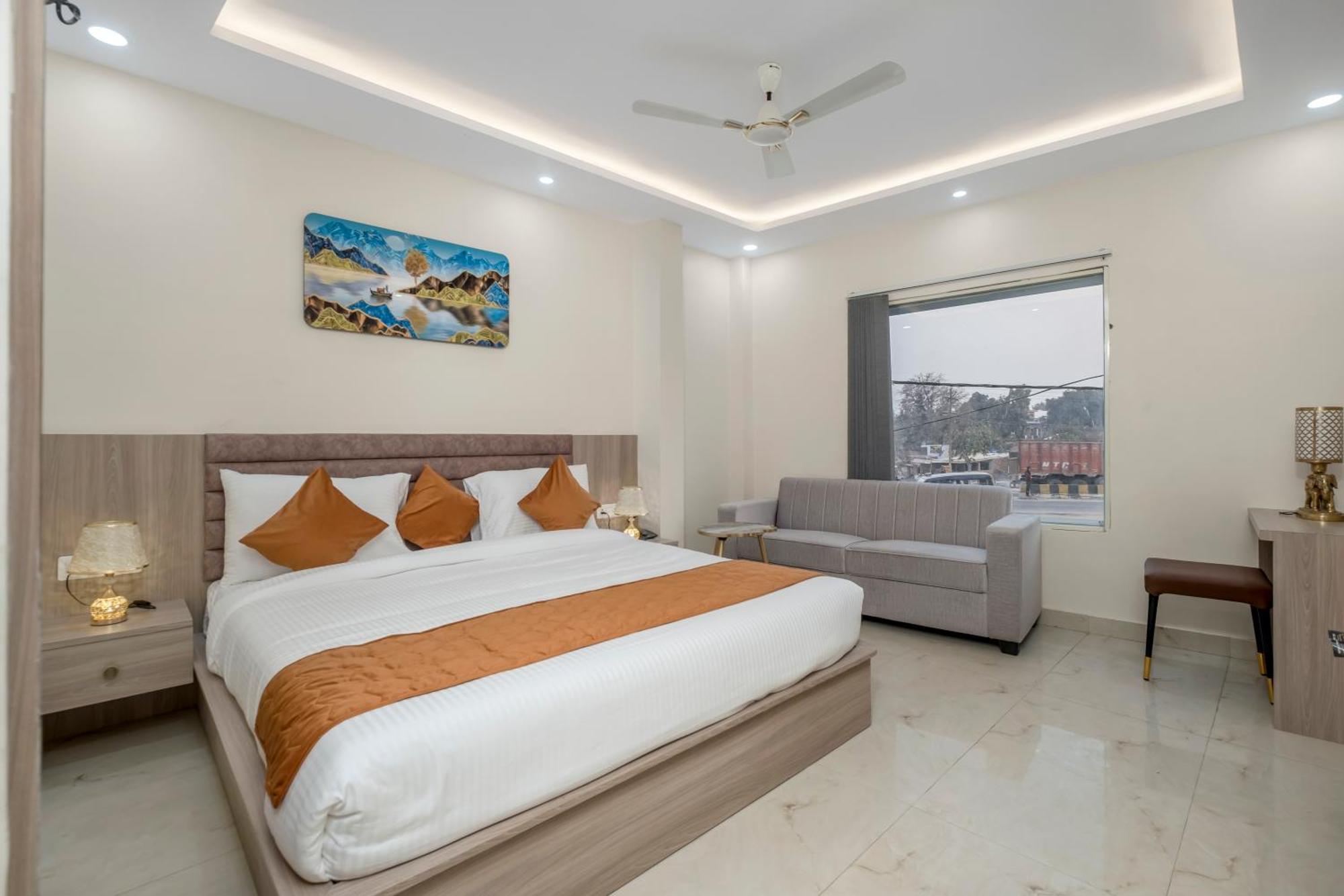 Hotel Sudarshan Ayodhya Dış mekan fotoğraf